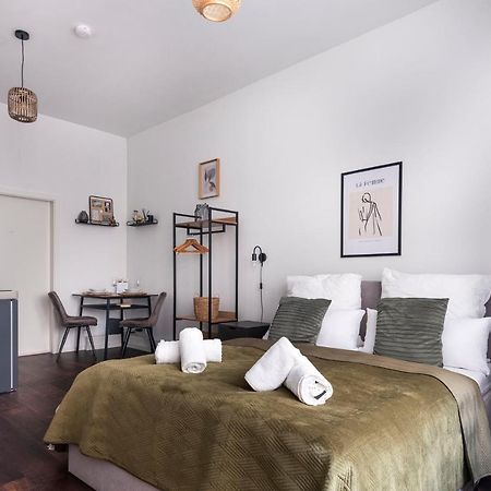 Central Apartment In Heart Of Берлін Екстер'єр фото